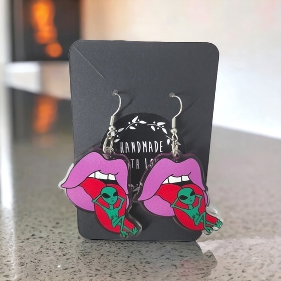 Humorous Alien Design Acrylic Earrings - Picture 1 of 3